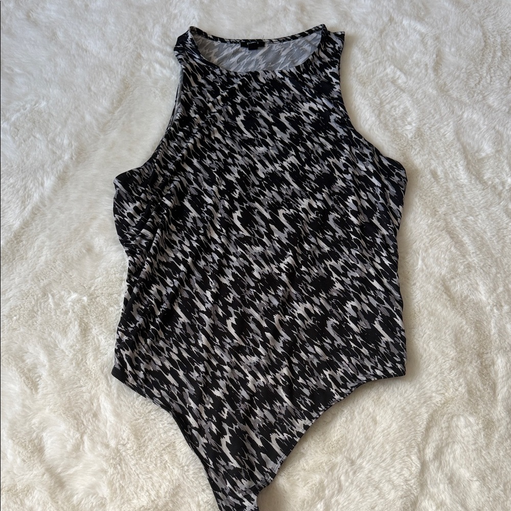 Sleeveless Black & White Patterned Women's Thong Bodysuit.